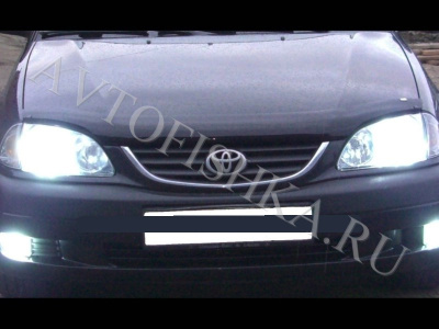 Дефлектор капота темный Toyota Avensis 1998-2002