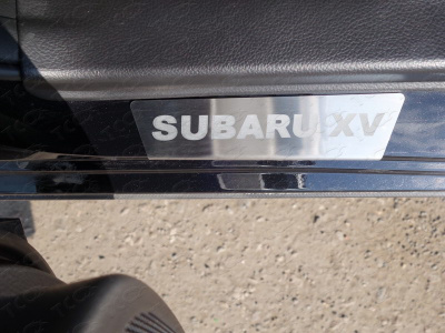 Subaru XV (12–) Накладки на пороги (лист зеркальный надпись Subaru XV)